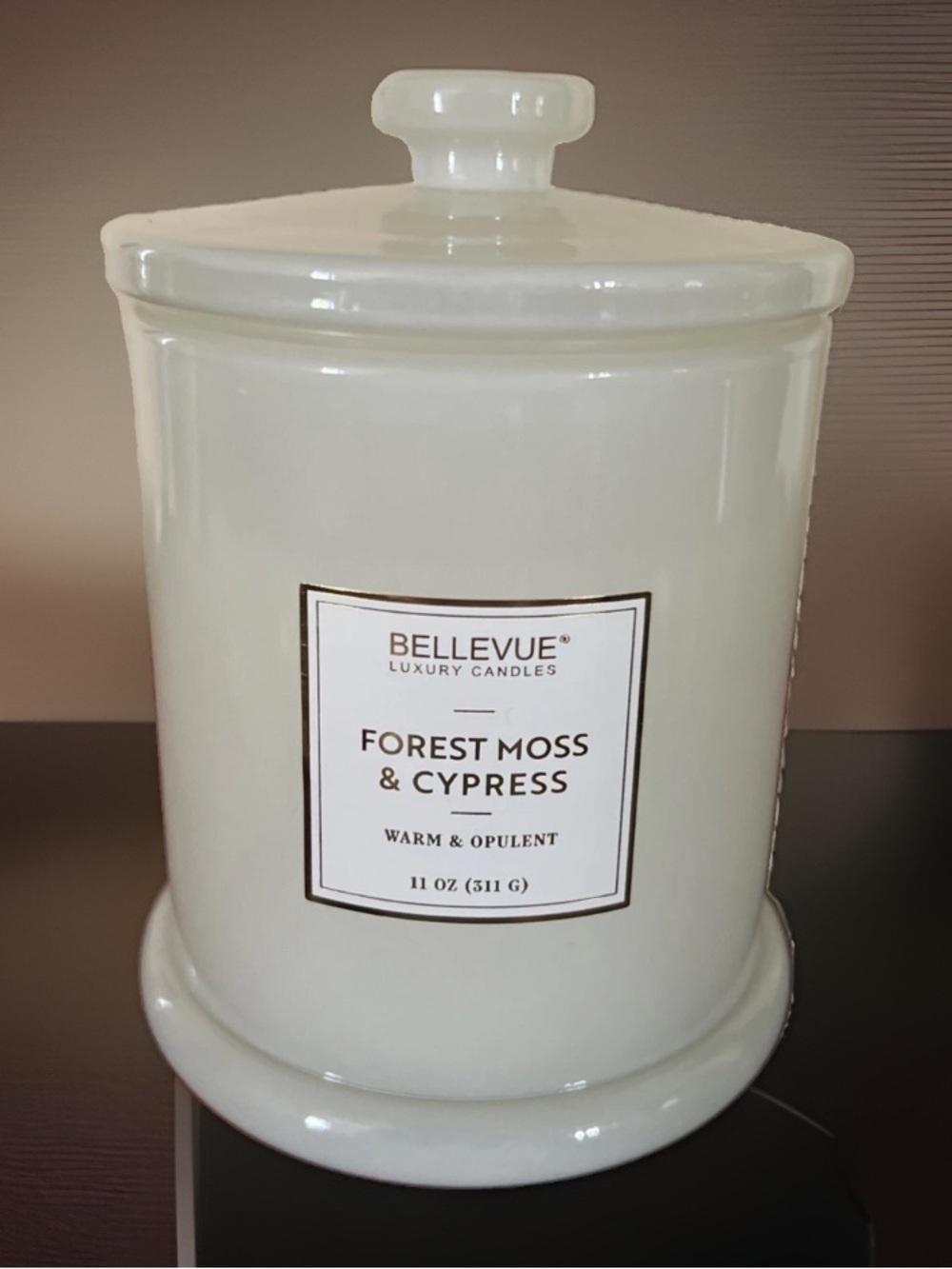 BELLEVUE FOREST MOSS AND CYPRESS LUXURY SOY BLEND CANDLE IN COVERED GLASS JAR